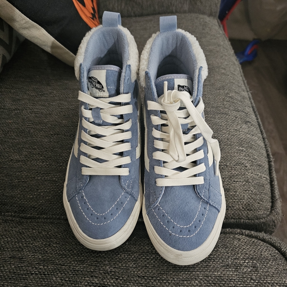 Vans - Picture 2 of 7